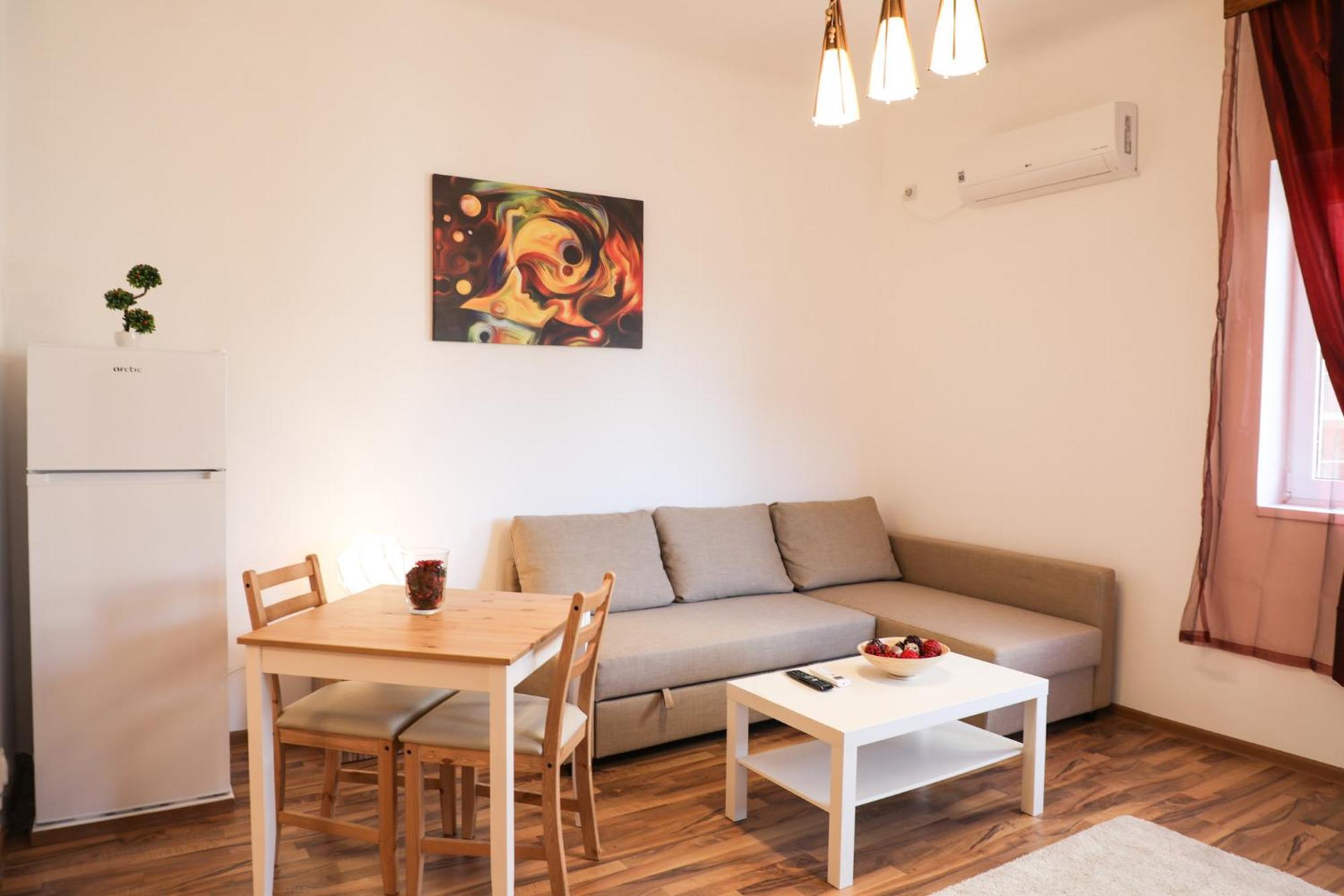 Ultracentral Apartament With Balcony - Old Town Bucarest Exterior foto